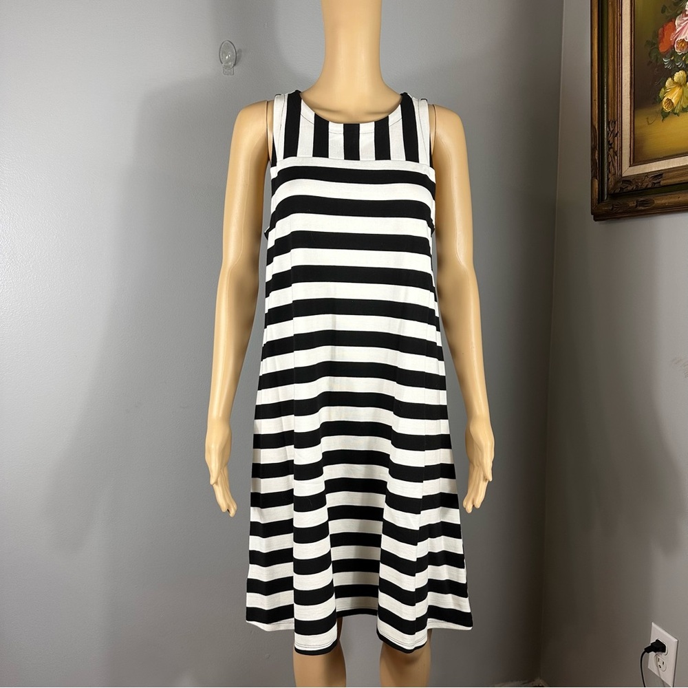 LOFT NWOT Swing Sleeveless Black/White Striped Dress Size Medium